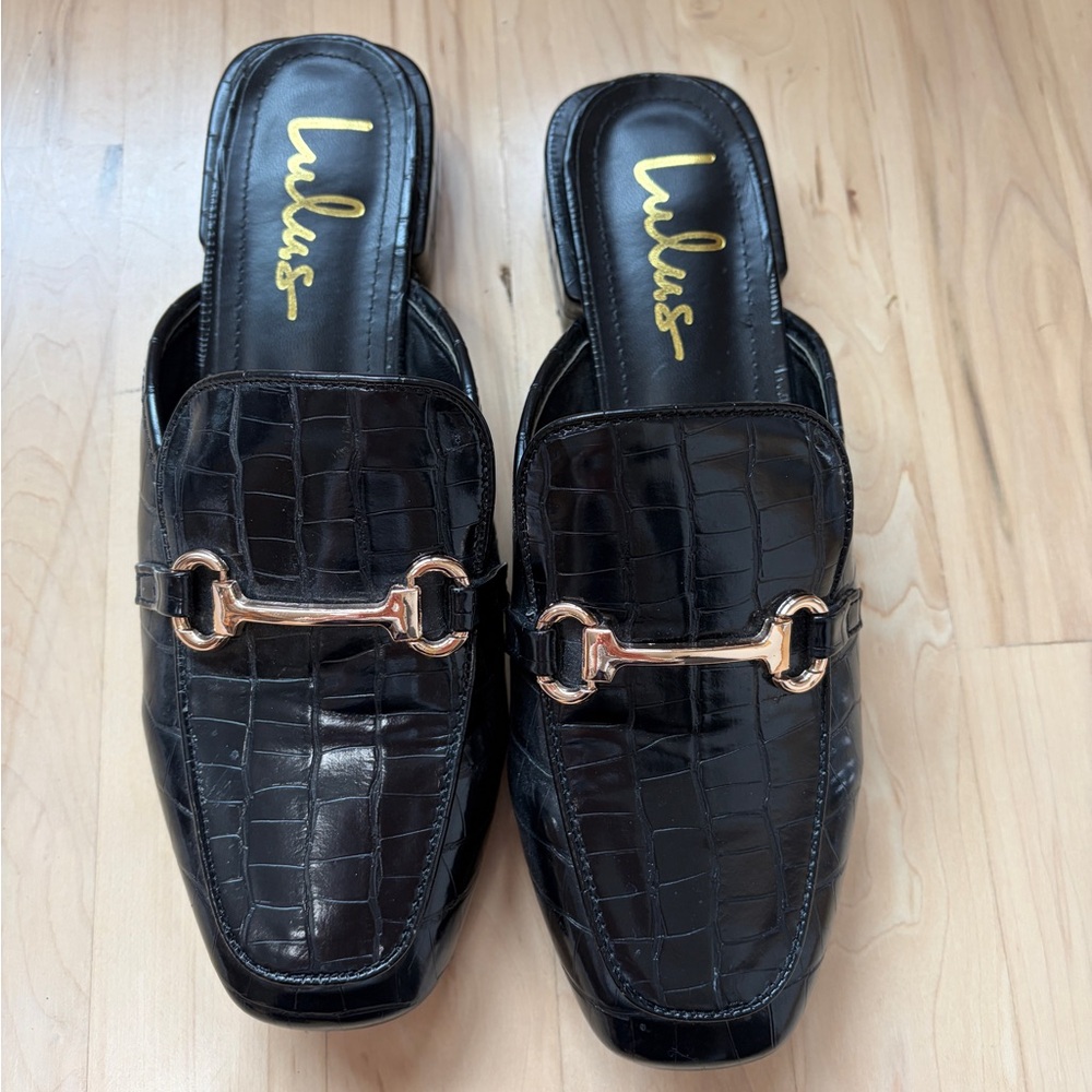 Lulu's Black Croc-Patterned Mules with Gold Accent